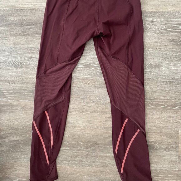 Lululemon All Meshed Up 7/8 Tight Size 4 - Picture 1 of 4